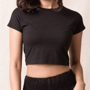 Sivana cropped black tee bamboo cotton